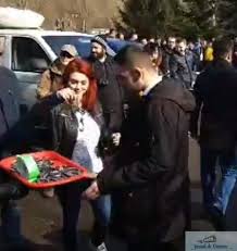 + obligatoriu tag cu liviu dragnea. Liviu Dragnea Intampinat De Troncota Constantin Cu O Tava Cu Rahat Turcesc Si Catuse La Resita Jurnal De Craiova Couple Photos Couples Scenes
