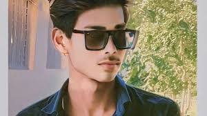 Aditya Shroff's Instagram, Twitter & Facebook