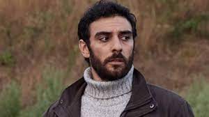 L'attore italiano eugenio mastrandrea scelto come protagonista maschile della nuova serie targata netflix from scratch. Txzk0hlpf3cqvm