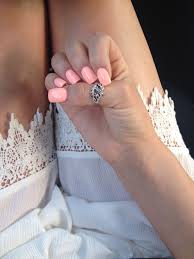 From color choices, swarovski crystal, and over 120 glitters and chromes, we can satisfy your inner diva! Coral Pink Acrylic Nails Perfect For Summer Peach Acrylic Nails Pink Acrylic Nails Coral Nails