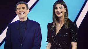 Per un lungo tratto ho cercato fidanzati più grandi di me, ma accade a un certo. Romina Pierdomenico Malattia Fidanzata Ezio Greggio Ho Perso Il Lavoro