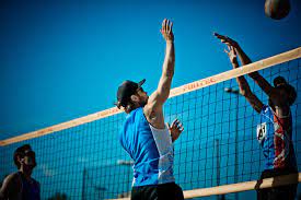 Sandvolleyball er en lavterskelidrett som krever minimalt med utstyr og den øker stadig i popularitet. Oslo Sandvolleyballklubb Home Facebook
