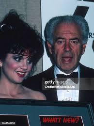 1,949 Linda Ronstadt Photos & High Res Pictures