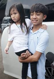 Orang ganteng shared a video from the playlist update dangdut koplo terbaru. Mulai Suka Pakai Parfum Di Rumah Betrand Peto Orang Ganteng Harus Selalu Wangi Kumparan Com