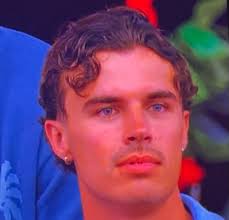 Nic ya aint slick!!!! Love Island USA