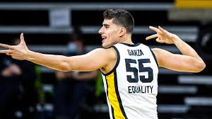 Luka garza (born december 27, 1998) is an american college basketball player for the iowa hawkeyes of the big ten conference. Iowa Vs Iowa State Score Luka Garza Explodes In Second Half As No 3 Hawkeyes Trounce Rival Cyclones Cbssports Com