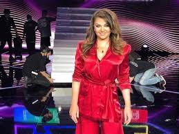 Φέτος, η καίτη γαρμπή συμπληρώνει 30 χρόνια στη δισκογραφία, στη διάρκεια των οποίων έχει χαράξει τη δική της μοναδική και άκρως επιτυχημένη διαδρομή και συναντά ξανά τον φοίβο. Kaith Garmph Gia Nea Smyrnh Den Yparxoyn Enoxa Royxa Yparxoyn Arrwsta Myala Kalimeraellada Gr