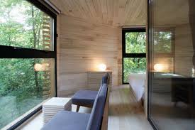 Berisi informasi tentang gambar contoh model teras rumah minimalis modern, mewah, sederhana, cantik, klasik, terbaru dengan berbagai type dan cara membuat. Rumah Modern Dibangun Di Pohon Oak Intip Isinya Parenting Dream Co Id