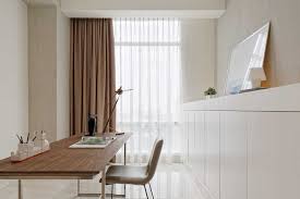 Coba deh temukan inspirasi desain ruang kantor minimalis yang bisa membuat kamu leluasa mengerjakan segala aktivitas dan tentunya menambah semangat lagi. 8 Inspirasi Desain Ruang Kerja Di Rumah Minimalis Halaman All Kompas Com