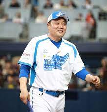 He retired from baseball after the 2010 season. Yang Joon Hyuk Sued For Similar Rape Of Former Girlfriend I Will Not Avoid It