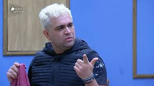 Entre 2012 e 2014, evandro representou o estoril praia, onde realizou 73 jogos e marcou 16 golos. Em A Fazenda Evandro Santo Revela Que Foi Traido Por Namorado Com Melhor Amigo