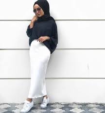 1 286 Likes 1 Comments Hijab Style Icon Hijabstyleicon On Instagram Suusever Foll Hijabi Outfits Casual Hijab Fashion Fashion