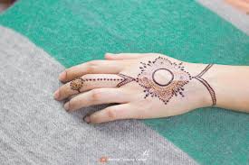 Jewellery Mehndi Design Video For Eid Eid Jewellery Mehndi Design Back Hand Jewellery Mehndi In 2020 Delicate Bracelet Mehndi Designs Design
