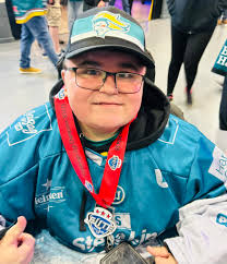 Challenge cup champions 24/25 🎉🎉 🏆 He's a happy boy tonight !!!