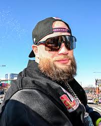 Chris Jackowski's Instagram, Twitter & Facebook