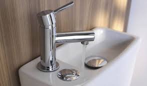 Un Wc Econome 2 En 1 Lave Main Toilette Lave Main Et Lave