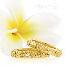 Old English Scalloped Wedding Bands With Hibiscus Flower Diamond Hawaiian Heirloom Hawaiian Wedding Rings Hawaiian Heirloom Jewelry Beautiful Wedding Rings