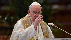 El papa francisco recordó que el periodo navideño es propicio para preparar el corazón y no para el papa francisco, confeso admirador del fútbol y del club san lorenzo, recordó con cariño al astro. Papa Francisco Pide A Los Jovenes No Caer En Una Fiebre Consumista Tras Crisis Del Coronavirus El Mundo Dw 21 11 2020