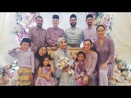 Yuna met adam sinclair five years ago while working on the set of a commercial. Tahniah Yuna Bertunang Dengan Adam Yousuf Sinclair Adik Kepada Ashraf Sinclair Youtube