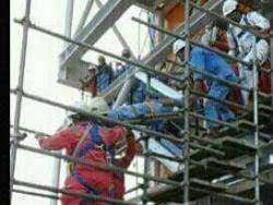 Check spelling or type a new query. Tiga Pekerja Smoe Kabil Luka Luka Terkena Ledakan Penutup Gas Seorang Masih Di Rumah Sakit Tribun Batam