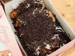 Pisang goreng coklat keju dapat mengganjal lapar sampai waktu makan tiba karena satu pisang goreng coklat saja terdapat sebesar 300 kalori. Pisang Goreng Djakarta Pantai Indah Kapuk Lengkap Menu Terbaru Jam Buka No Telepon Alamat Dengan Peta
