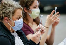 Georgia health officials are temporarily stopping vaccinations of the johnson & johnson vaccine at one site in north georgia after eight people experienced adverse reactions on wednesday. Ujcixzlqs4ajhm
