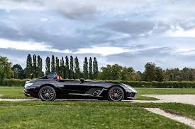 Black Mercedes Slr Mclaren Stirling Moss On The Slr 722s Wheels Benz Car Mercedes Benz Cars Mercedes Slr