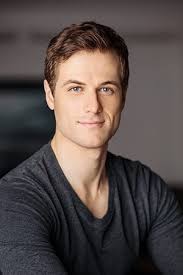 Reparto de AlieNation (película 2022). Dirigida por Ray Raghavan