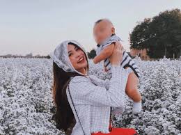 พิพลอย พัชราพร เน็ตไอดอล สาว ชื่อดัง เสียชีวิตกะทันหัน จากอุบัติเหตุ เก๋งชนเสาไฟฟ้า พุ่งตกข้างทาง ที่ จ.พิษณุโลก Aqfi4 F Hlrbm