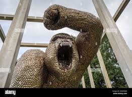 Spoon gorilla hi-res stock photography and images