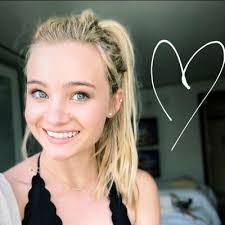 Kathryn Woolsey's Instagram, Twitter & Facebook