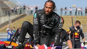 Лиза фарзанех, эрик лейонбург, никлас олсон. Lewis Hamilton Rassistisch Beleidigt Kicker