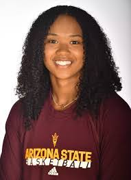 Kiara Russell's Instagram, Twitter & Facebook