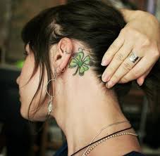« ça fait des années que je cherche un trèfle à 4 feuilles ; Signification De Tatouage De Trefle A 4 Feuilles Tatouages Blendup