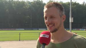 Join the discussion or compare with others! Toon Gerbrands Laaiend Enthousiast Over Remko Pasveer Psv Inside