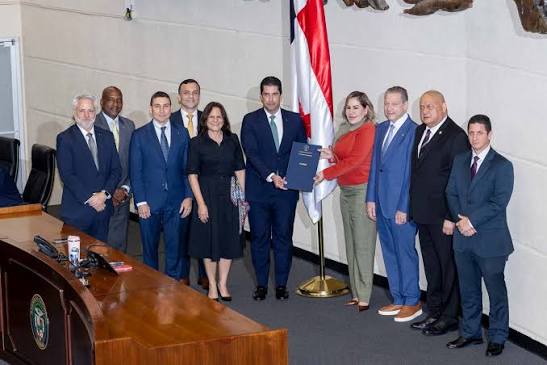 Asamblea aprueba presupuesto del Canal de Panamá por B/.5,555 millones para 2027