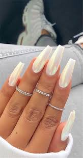 Usually the color of nails in winter is quite different from that in spring, so is there any skill to integrate snow and. Attractive And Simple Winter Acrylic Coffin Nails To Try This Holiday Season Winter Nails Win Almond Acrylic Nails Glitter Nails Acrylic Nail Designs Glitter