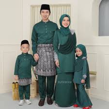 Baju melayu lelaki champion adam corrie 2017 bersama elle zada. Emerald Green Kurung Raya Price Promotion May 2021 Biggo Malaysia