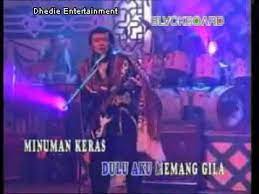 Karaoke dangdut pilihan rhoma irama terbaik hd audio play. Rhoma Irama Mirasantika Karaoke No Vocal Youtube