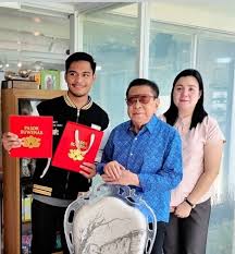 WOW" Eman Pacquiao binigyan ng 500,000 pesos ni Chavit Singson bilang  granting pala sa galing niyang mag boxing 🥊✨ Congratulations Eman Bacosa  Pacquiao 👏👏👏 #EmanPacquiao #ChavitSingson #fblifestyle #fypシ゚  #highlightseveryone Ctto-