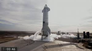Spacex designs, manufactures and launches the world's most. Spacex Wins Contract From Nasa To Develop Lunar Lander News Dw 17 04 2021