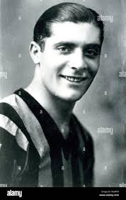 1935 football player hi-res stock photography and images