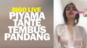 Terus gimana dong sama kualitas dari kamera tembus pandang baju terbaik untuk android ini? Bigo Live Tante Pakai Piyama Tembus Pandang Youtube