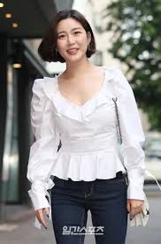 두 사람의 열애 소식이 전해지며 지난 3월 두 사람의 열애를 예언한 온라인 커뮤니티 글이 재조명되고 있다. ê²¬ë¯¸ë¦¬ ë‚˜ì´ ìž¬ì‚° ë¦¬ì¦ˆ ì „ë‚¨íŽ¸ ì´í˜¼ ìž¬í˜¼ ê²°í˜¼ ìžë…€ ê³ í–¥ ê°€ì¡± ì´ìœ ë¹„ ì´ë‹¤ì¸