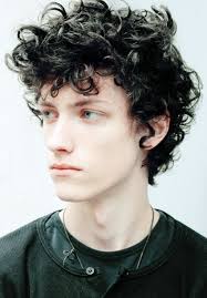 Male Model Kristov Pituk Curly Hair Men Curly Hair Styles Mens Hairstyles