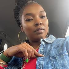 😡 I SHOULDVE LEFT THIS MAN ALONE‼️ NOW WE AT THE HOSPITAL, HE GOING IN AND  OUT, THEY DONE CALLED HIS WIFE AND SHE IS ON THE WAY… I SHOULD LEAVE BUT