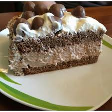 Family Bakery More Kinder C Schoko Bon Torte Mit Einem Nutella Haselnuss Boden