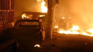 Yangın ( definite accusative yangını, plural yangınlar ) fire; Samsun Da Sanayi Sitesinde Yangin 4 Is Yeri Ile 2 Otomobil Yandi Ntv