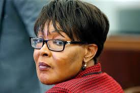 Lynn Garner's Instagram, Twitter & Facebook