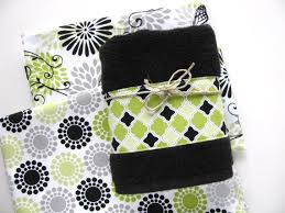 Towel super center offers gorgeous lime green hand towels that are made from the strongest cotton fibers, but priced at a low rate. Lime Green Green And Black Lime Green Towel Black Towels Etsy